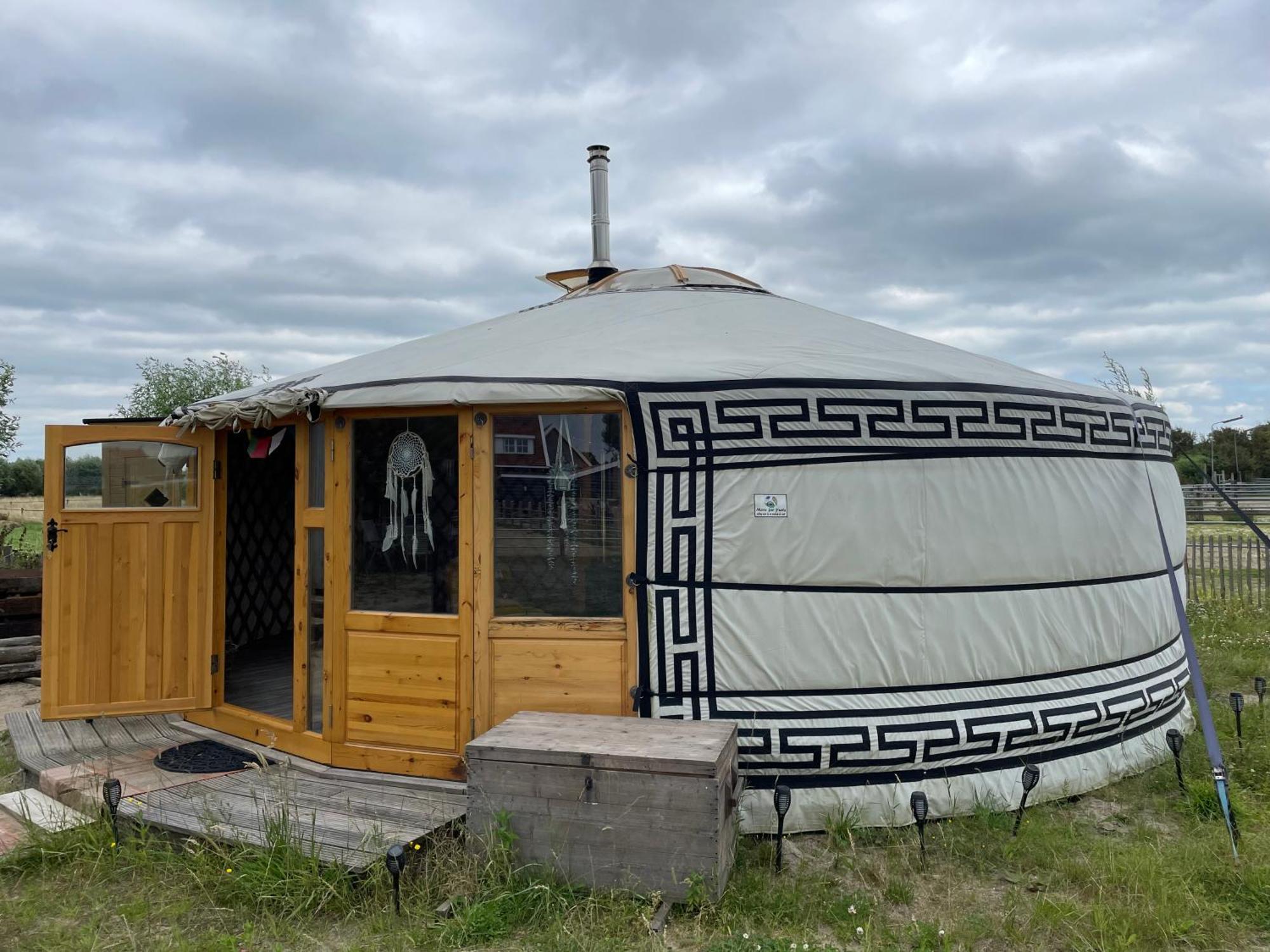 Luxe Yurt Hotel Коудекерке Екстериор снимка