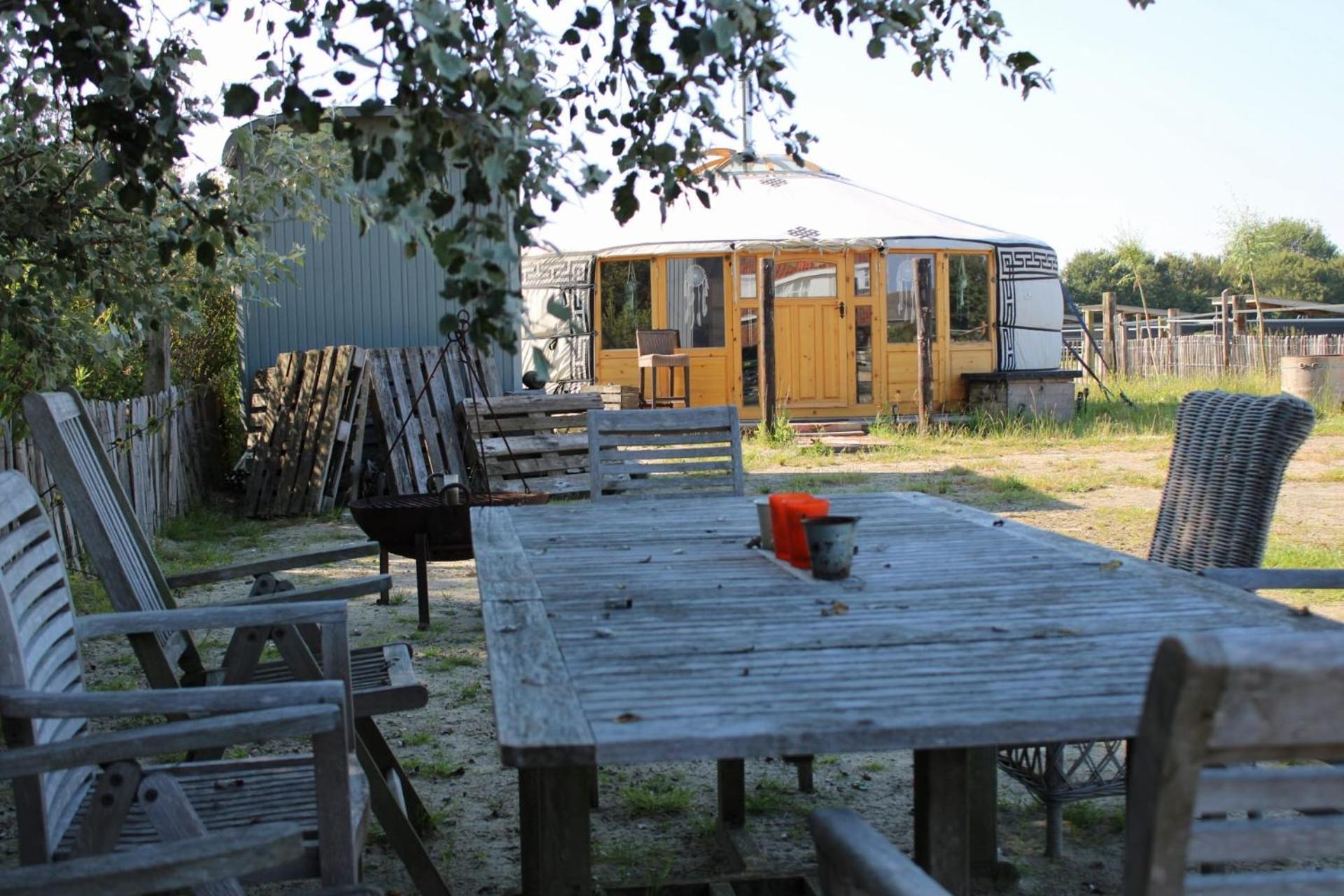 Luxe Yurt Hotel Коудекерке Екстериор снимка