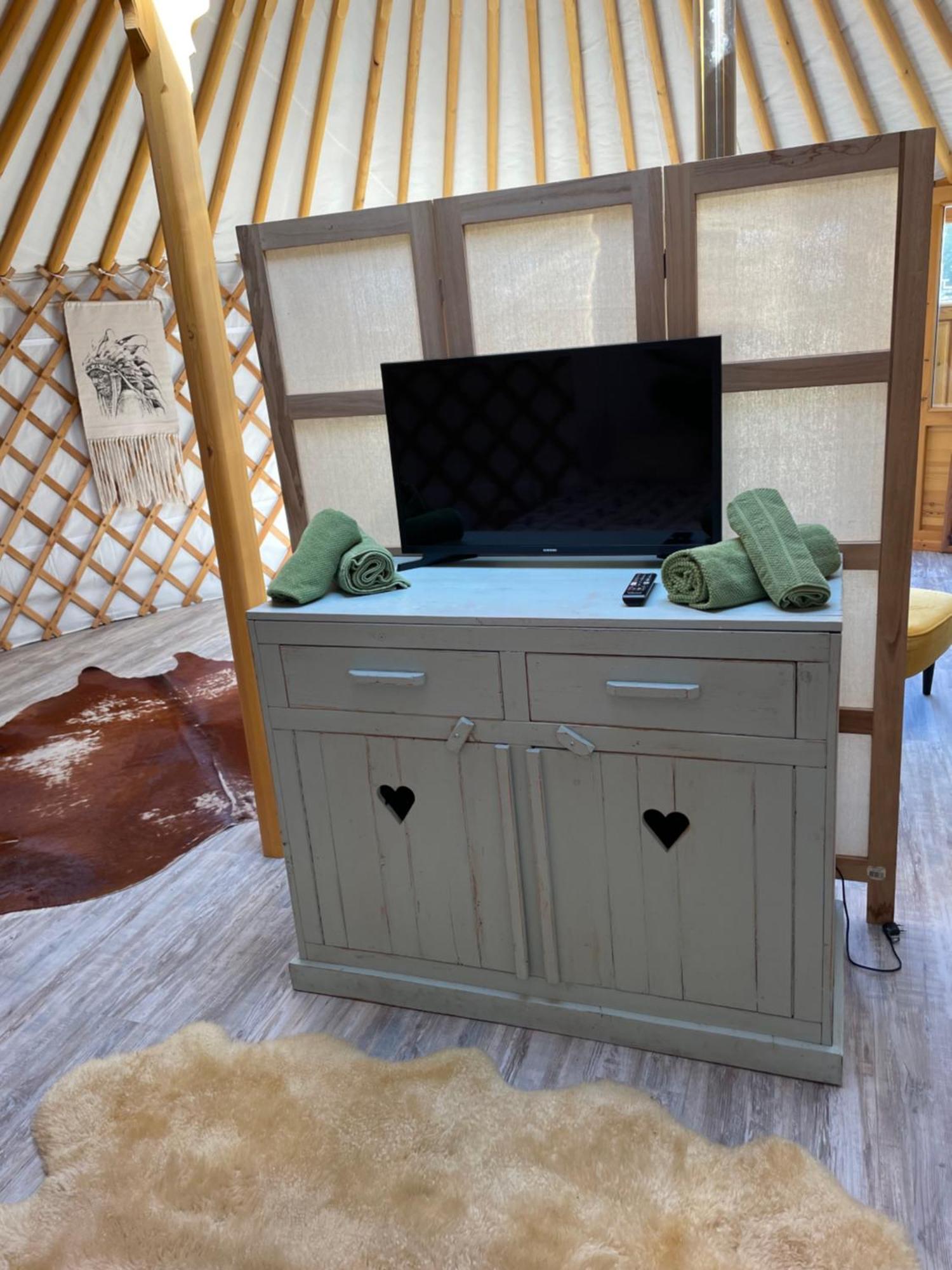 Luxe Yurt Hotel Коудекерке Екстериор снимка